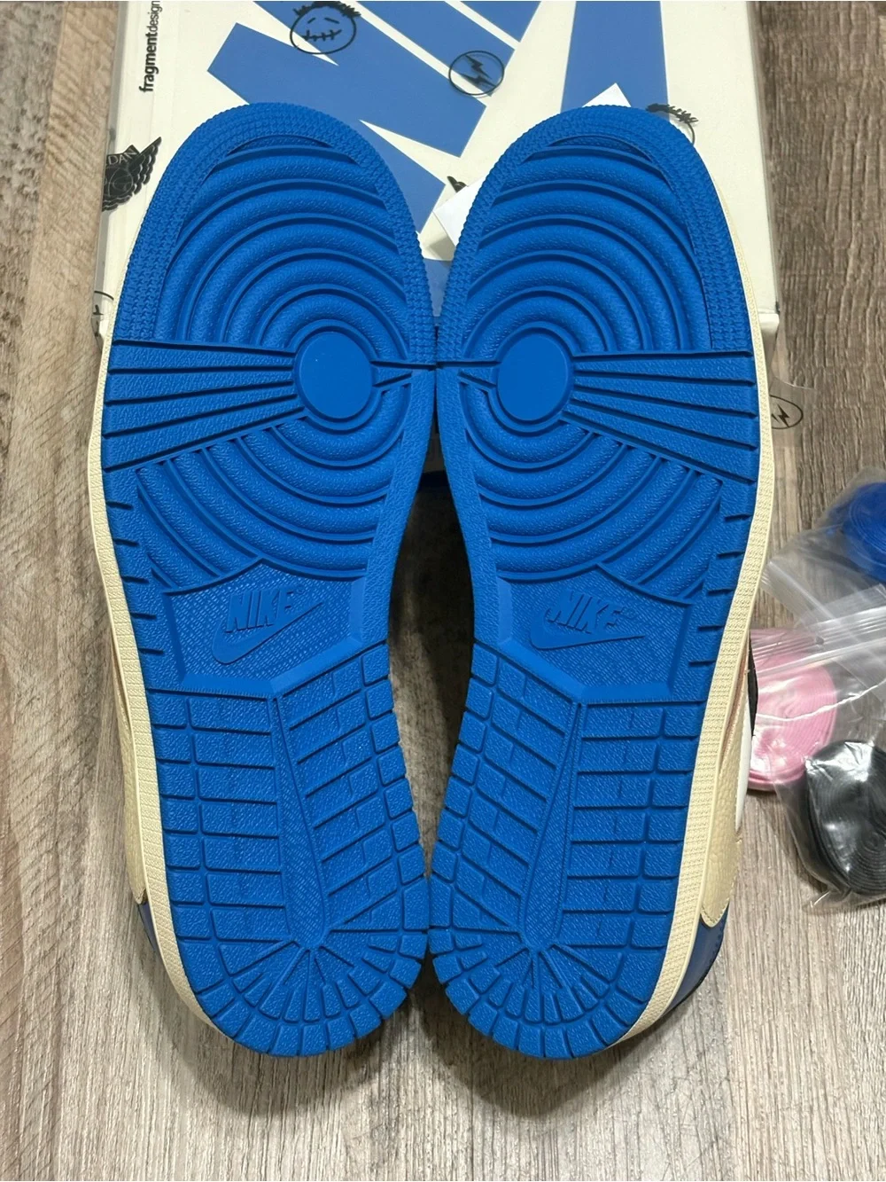 Jordan 1 low × Travis Scott Fragment 1.0